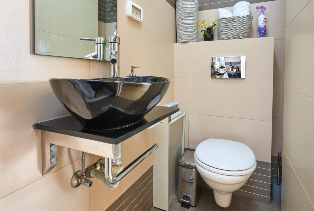 A Designed Apartment In The Best Location! エルサレム エクステリア 写真